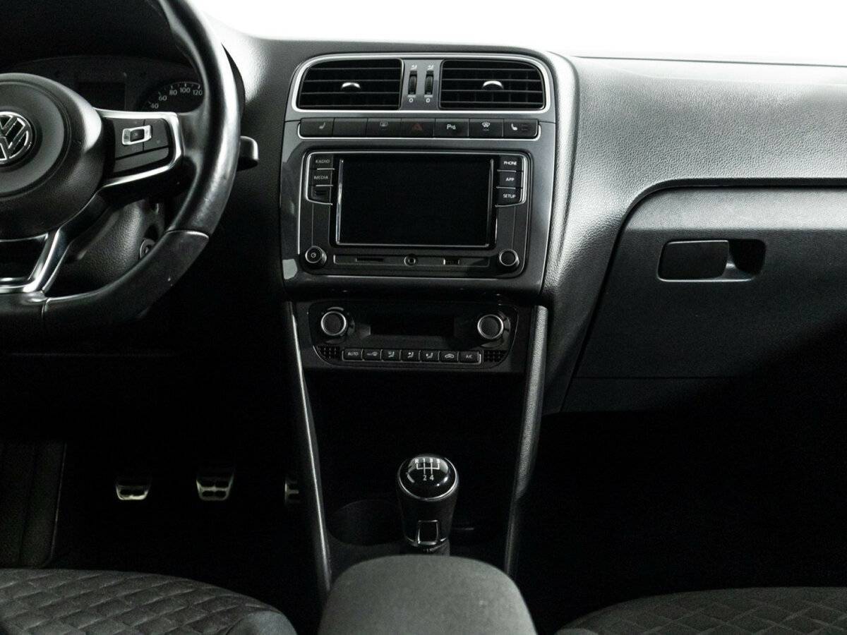 Volkswagen Polo, 2018 Фото №14