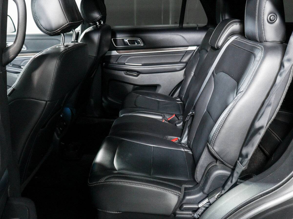 Ford Explorer, 2017 Фото №10