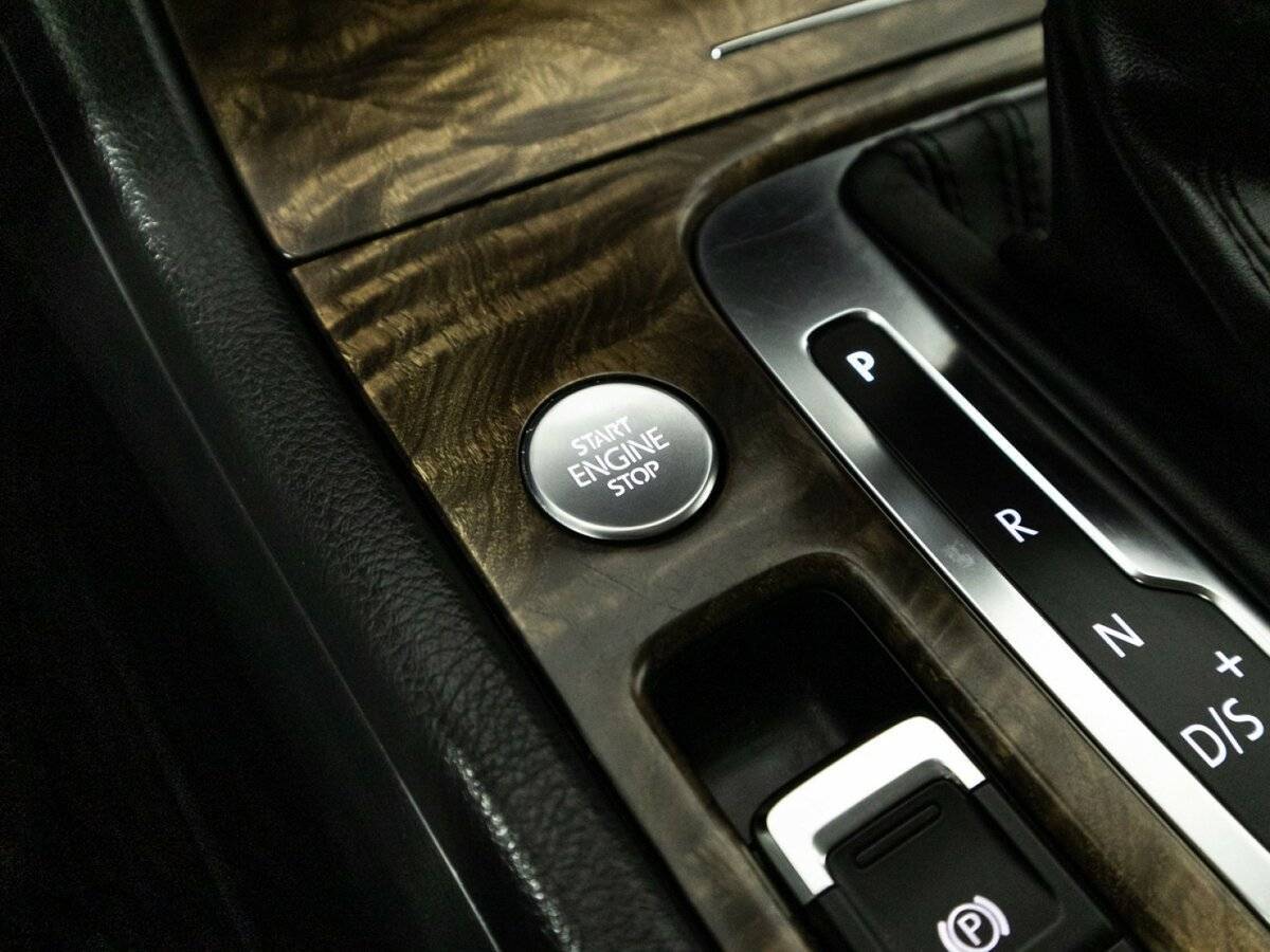 Volkswagen Touareg, 2015 Фото №22