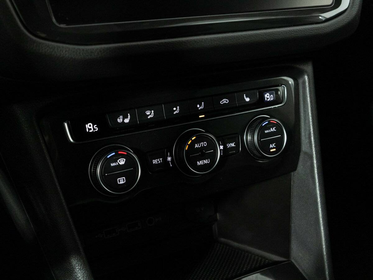 Volkswagen Tiguan, 2020 Фото №21