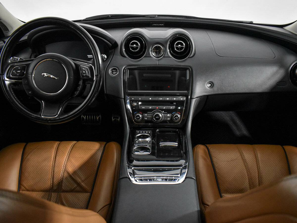 Jaguar XJ Long, 2016 Фото №14