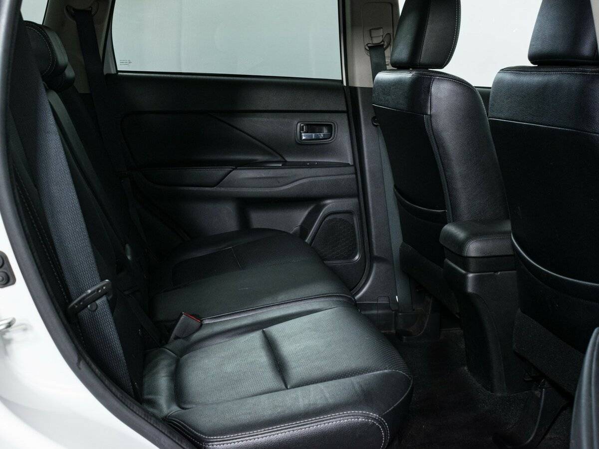 Mitsubishi Outlander, 2018 Фото №12