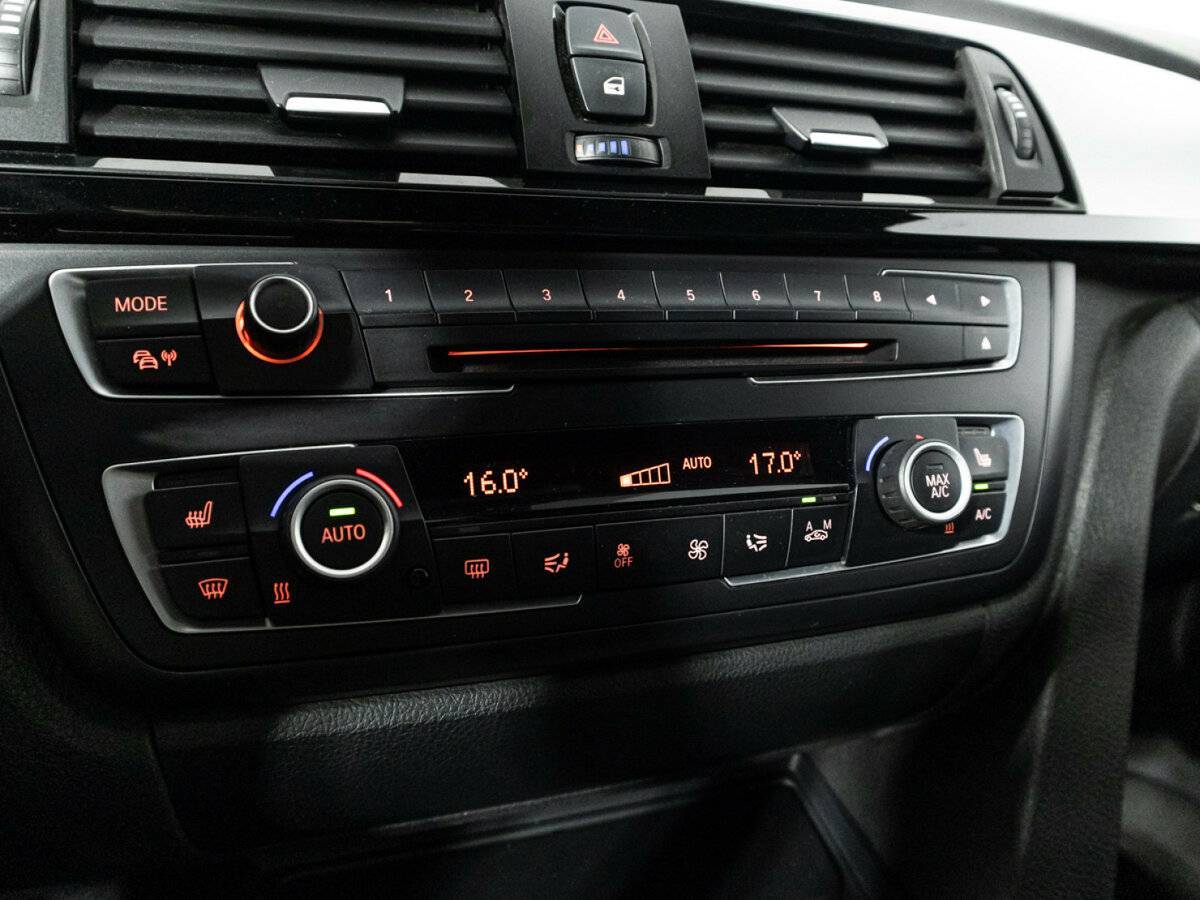 BMW 3 серии 320i xDrive, 2014 Фото №17