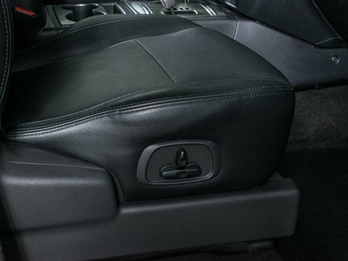 Mitsubishi Pajero, 2013 Фото №16