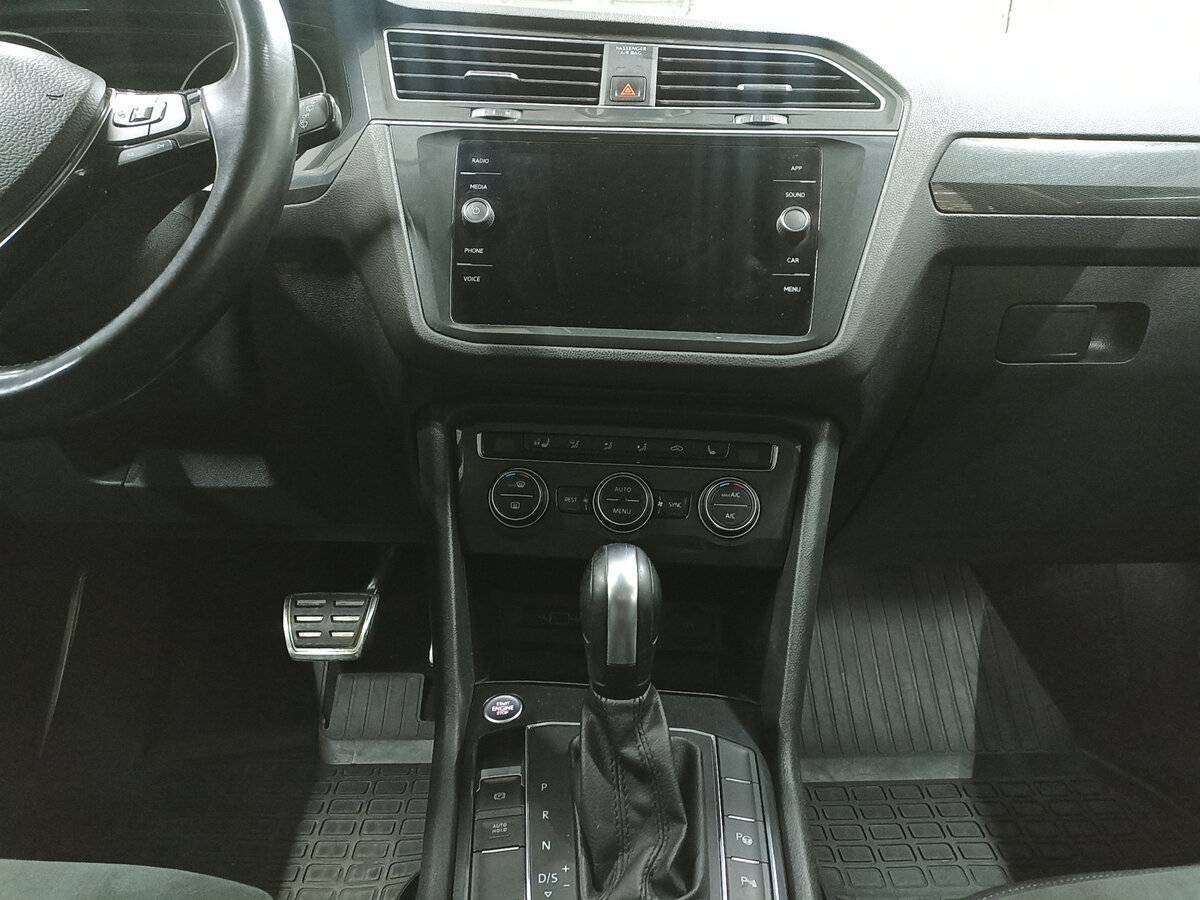 Volkswagen Tiguan, 2020 Фото №15