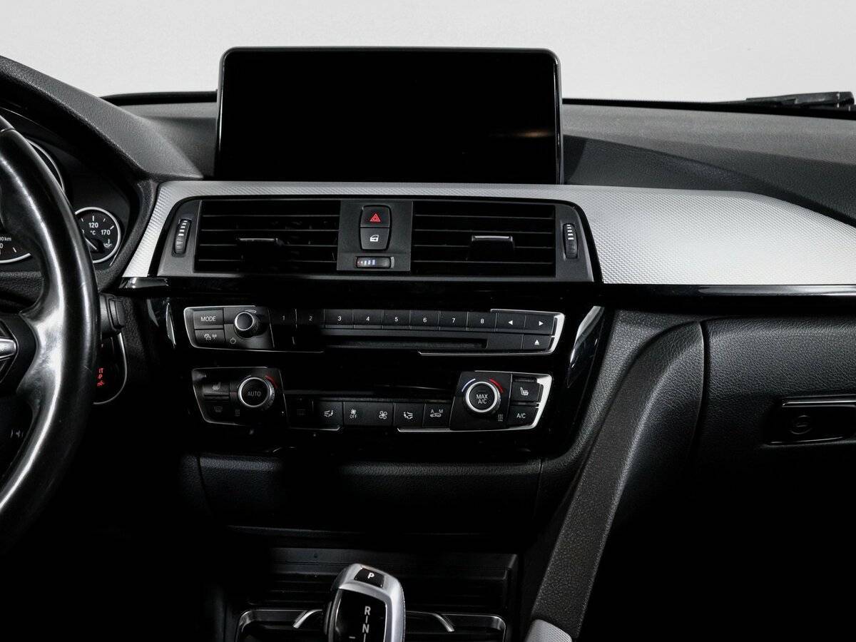 BMW 3 серии 320i xDrive, 2017 Фото №13