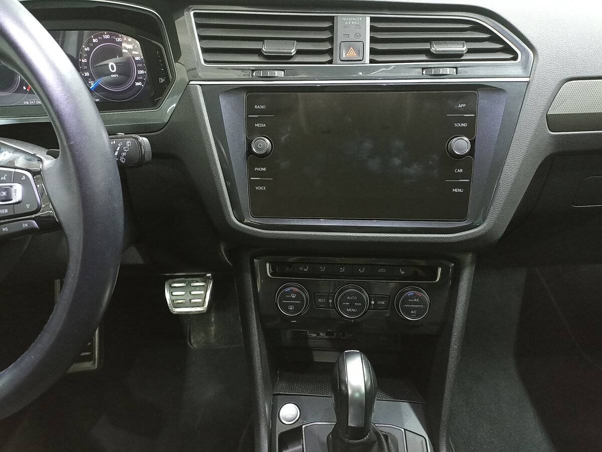 Volkswagen Tiguan, 2020 Фото №15