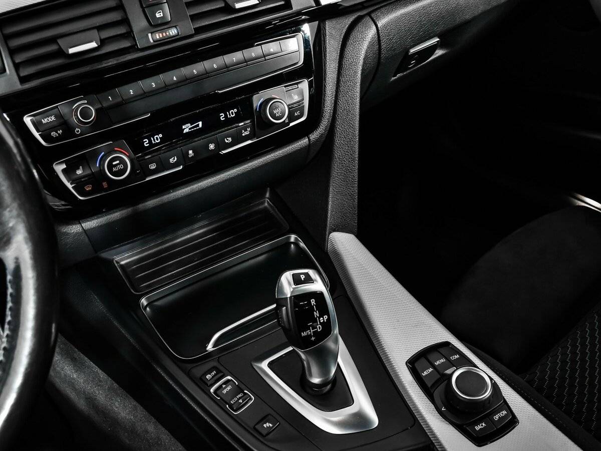 BMW 3 серии 320i xDrive VI (F3x) Рестайлинг, 2017 Фото №15