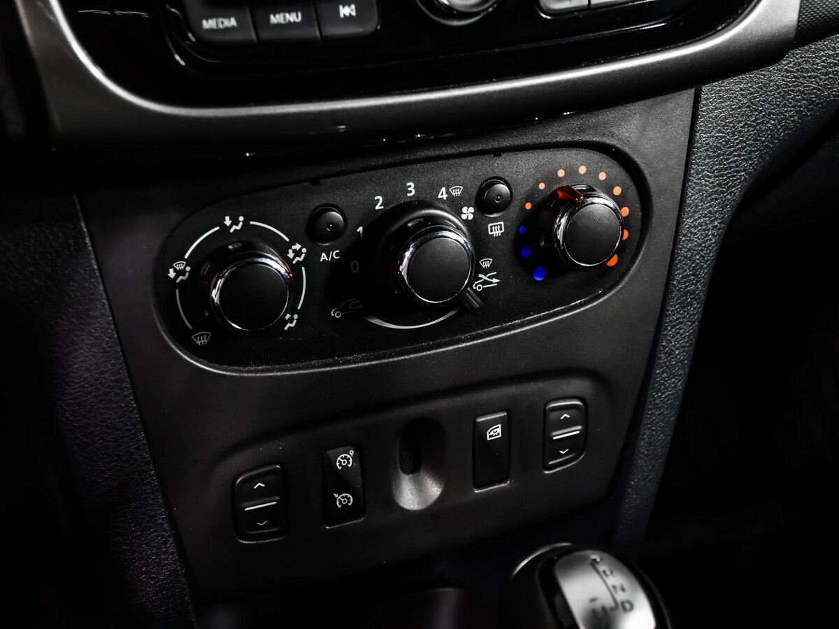 Renault Logan II, 2018 Фото №14