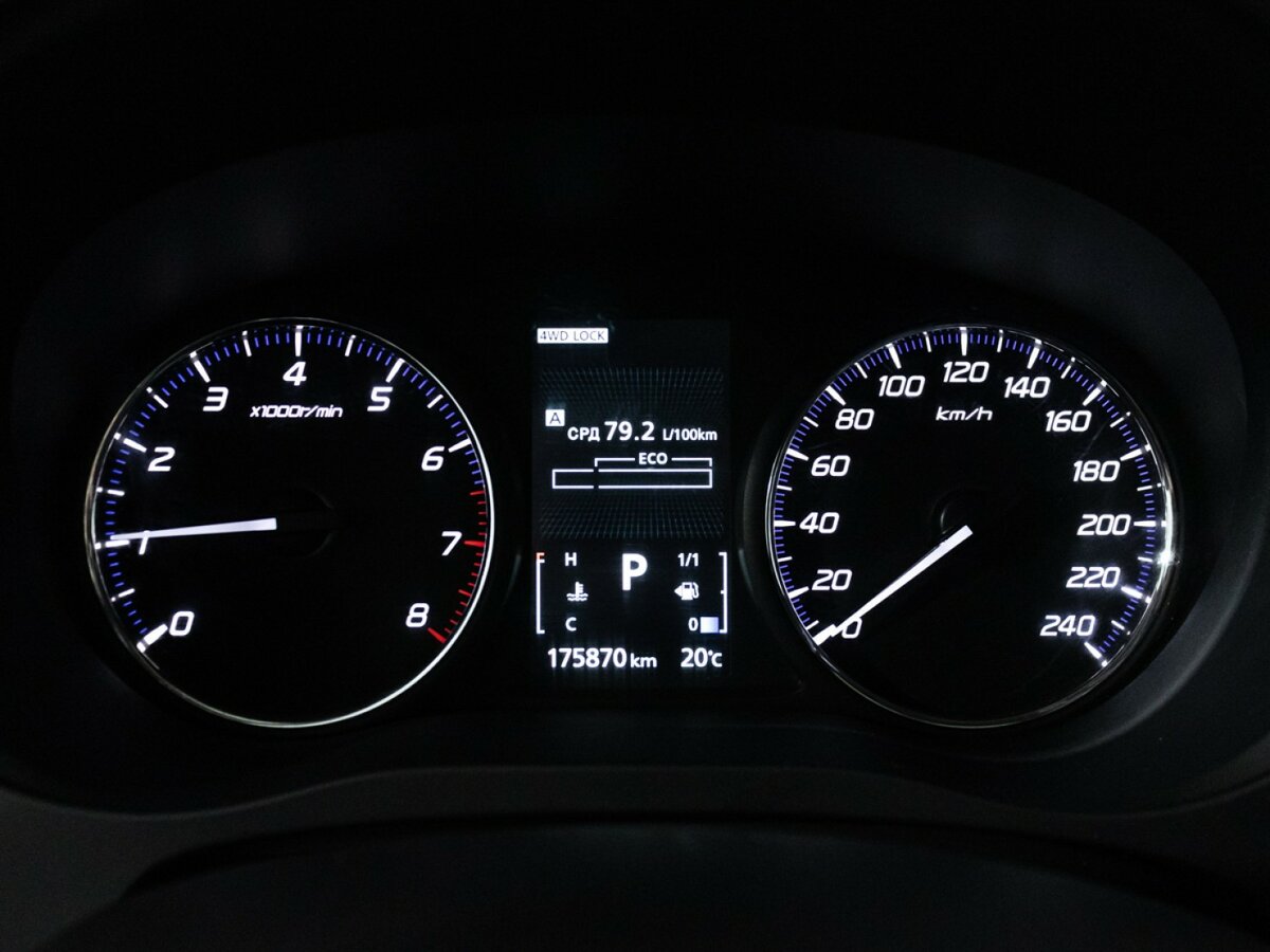 Mitsubishi Outlander III Рестайлинг, 2014 Фото №11