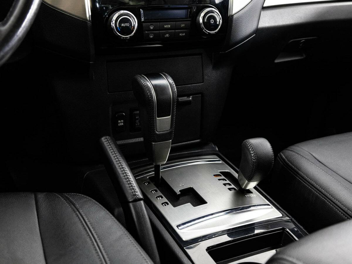 Mitsubishi Pajero IV Рестайлинг 2, 2017 Фото №14