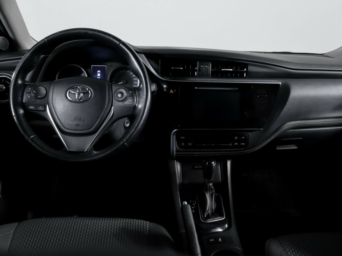 Toyota Corolla XI (E160, E170, E180) Рестайлинг 1, 2017 Фото №10