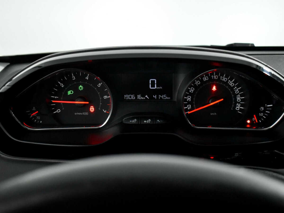 Peugeot 208 I, 2013 Фото №17