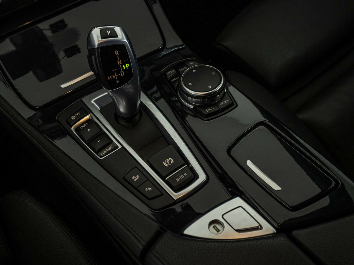BMW 5 серии 528i xDrive VI (F10/F11/F07) Рестайлинг, 2016 Фото №15